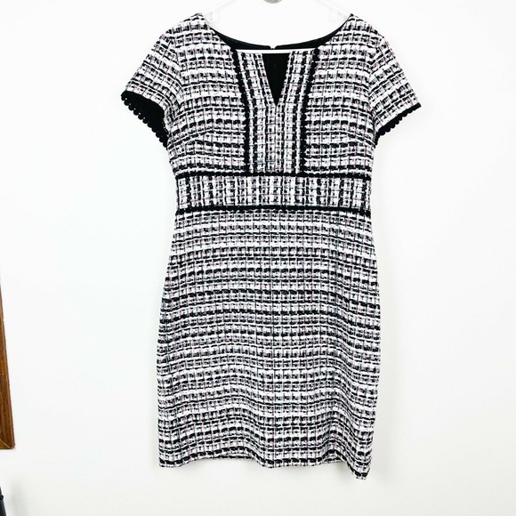 Sara Campbell Dresses & Skirts - Sara Campbell Sheath Black‎ and White Tweed Dress with Color Specks Throughout